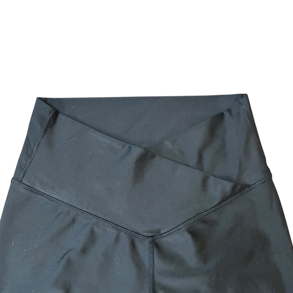 OFFLINE By Aerie Real Me High Waisted Crossover Leggings in Medium - Picture 3 of 5